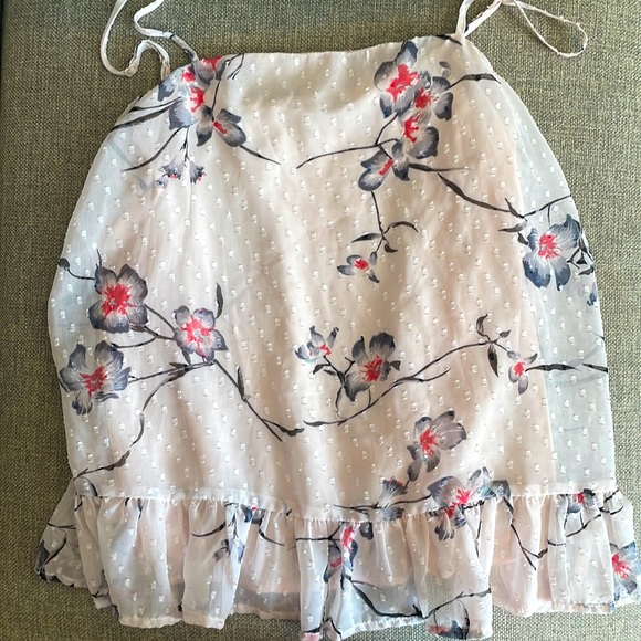 This shirt is super cute and great for so many occasions. - Picture 1 of 2